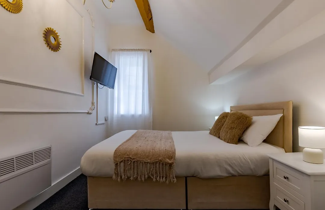 Stay Hub City Centre -Self Check-In Hotel-1